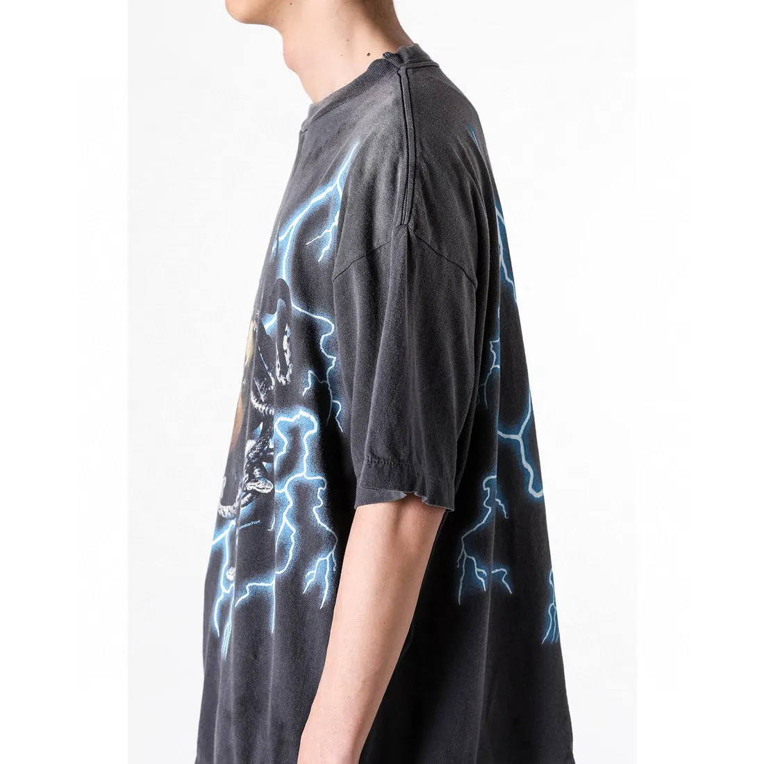 SAINT Mxxxxxx MEDUSA SS TEE/BLK Medusa Hydra retro sulfur-dyed short-sleeves, washed black S-XL, cylindrical fabric with no side seams, the open width is almost meaningless, Assute ready-to-wear dyeing, the whole piece faded, collar and cuffs frayed, many hangings, oversized printing position, genuine level restoration, customized joint main mark/wash mark/with little angel anti-counterfeiting